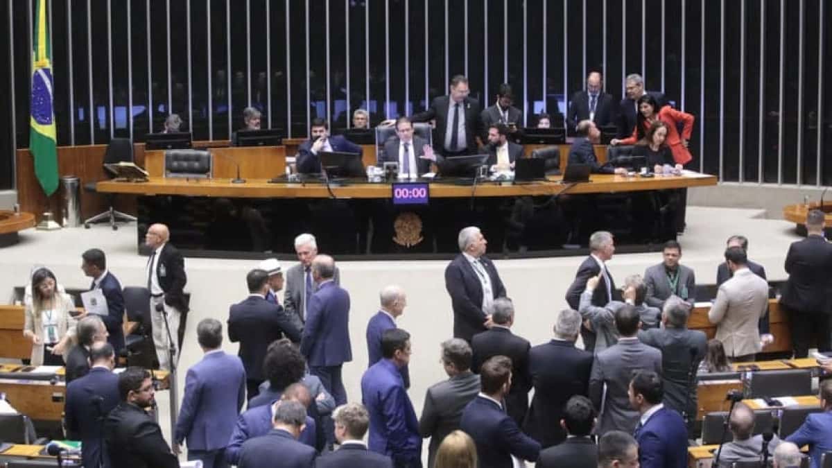 Plenario-Caram-Urgencia-IOF-1080-848×477-1