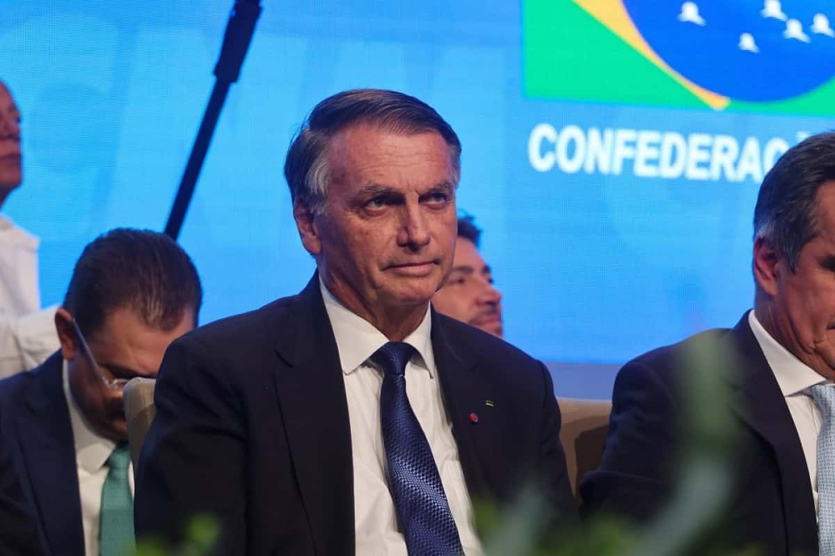 DF - MUNICÍPIOS/MARCHA/CNM/BOLSONARO - POLÍTICA - O ex-presidente Jair Bolsonaro (PL) participa da 26ª Marcha a Brasília em Defesa dos Municípios, promovida pela Confederação Nacional de Municípios (CNM), em Brasília, nesta quarta-feira (21). 21/05/2025 - Foto: EDUARDO F. S LIMA/ATO PRESS/ESTADÃO CONTEÚDO