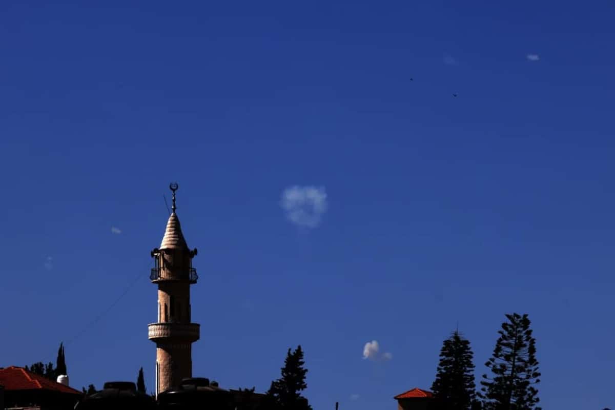 JENIN (-), 20/06/2025.- Smoke in the sky as Israel's Iron Dome air defense system intercepts missiles launched from Iran, as seen from the West Bank village of ,Yabad near Jenin, 20 June 2025. (Yenín) EFE/EPA/ALAA BADARNEH