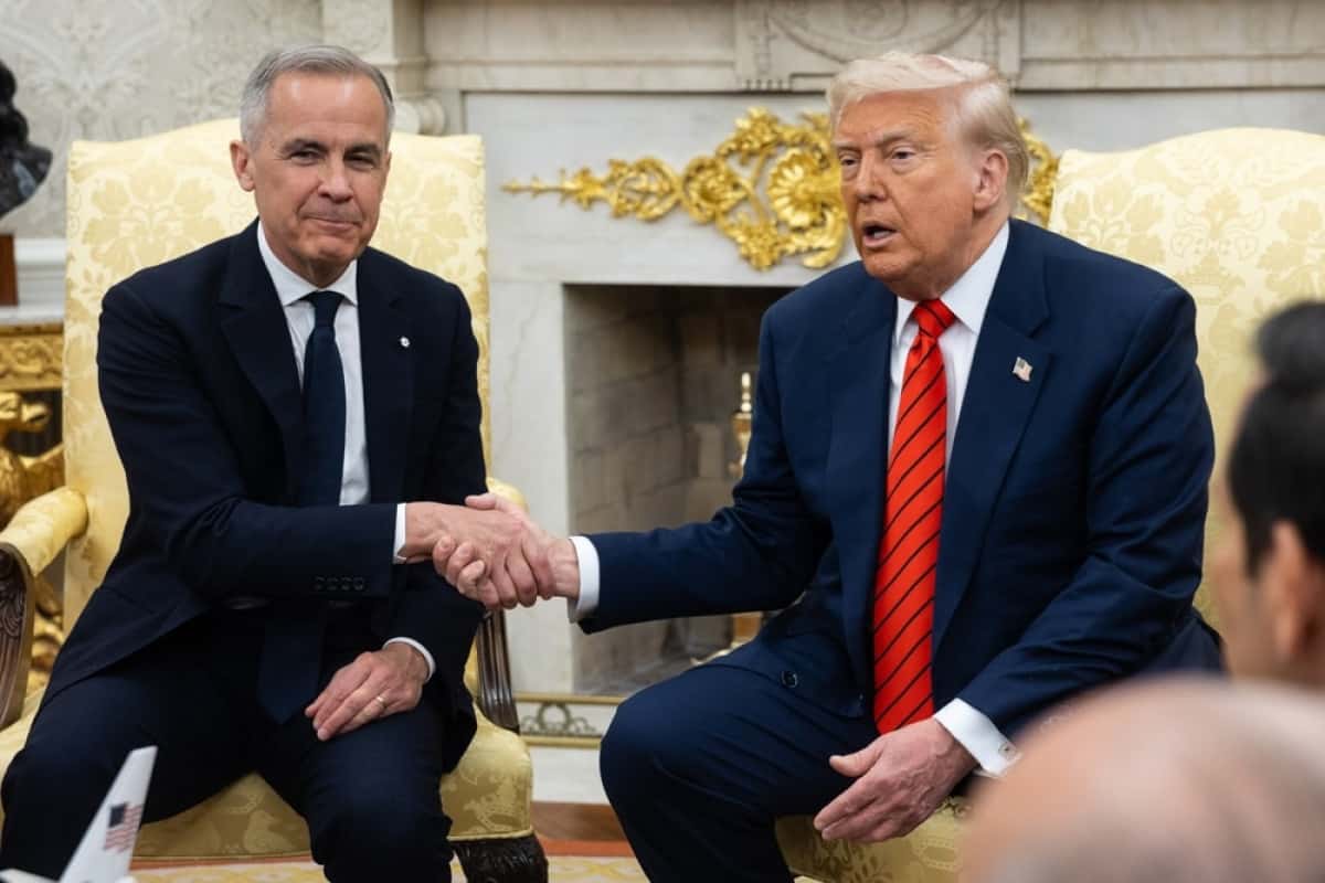 Washington (United States), 06/05/2025.- US President Donald Trump (R) and Canadian Prime Minister Mark Carney meet in the Oval Office at the White House in Washington, DC, USA, 06 May 2025. EFE/EPA/FRANCIS CHUNG / POOL