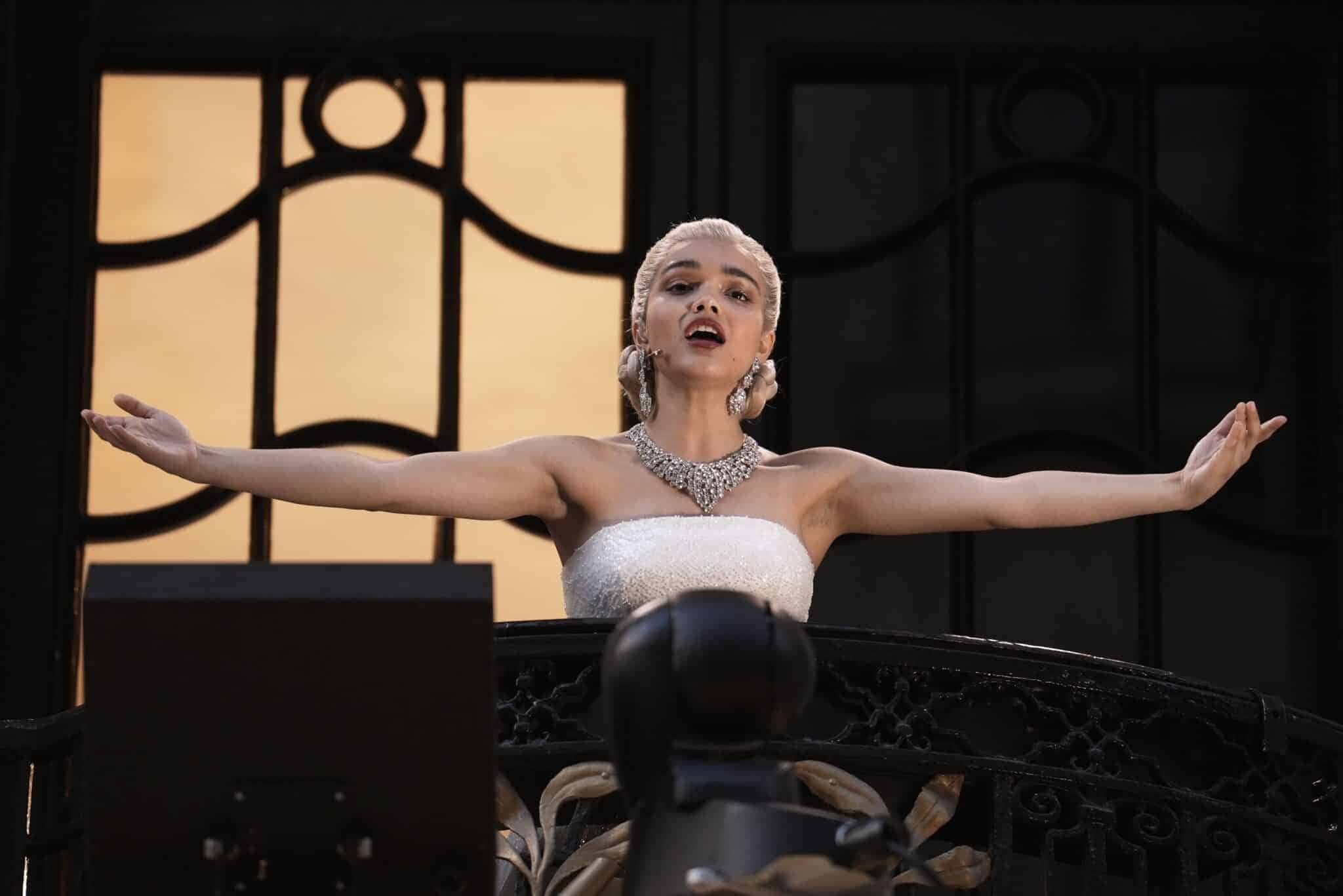 rachel-zegler-em-evita