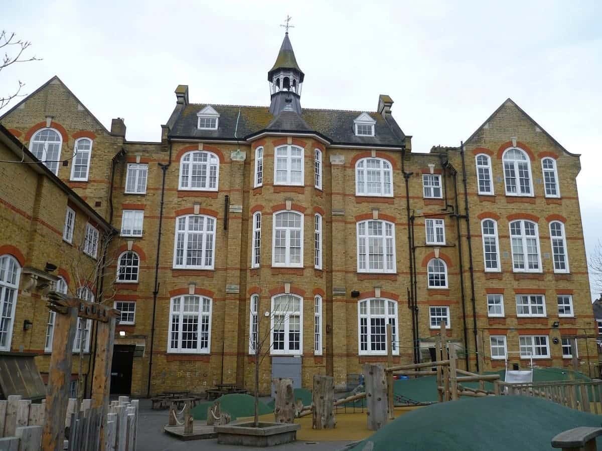 1440px-Bowes_Road_School_07