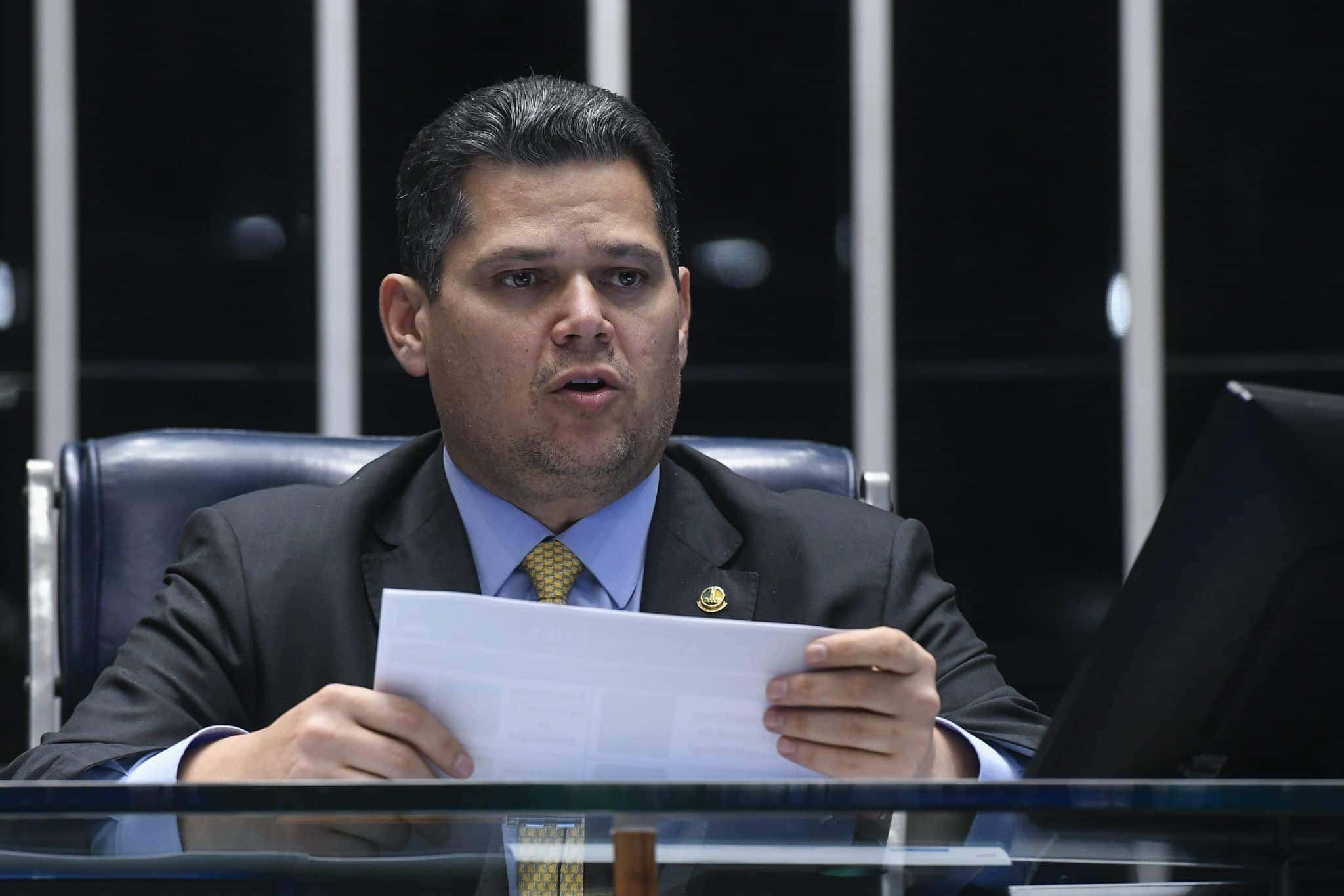 ALCOLUMBRE-PLENARIO-21-05-2025