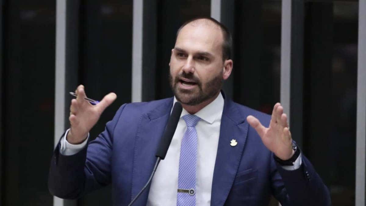 Eduardo-Bolsonaro-plenario-mai2024-848×477-2