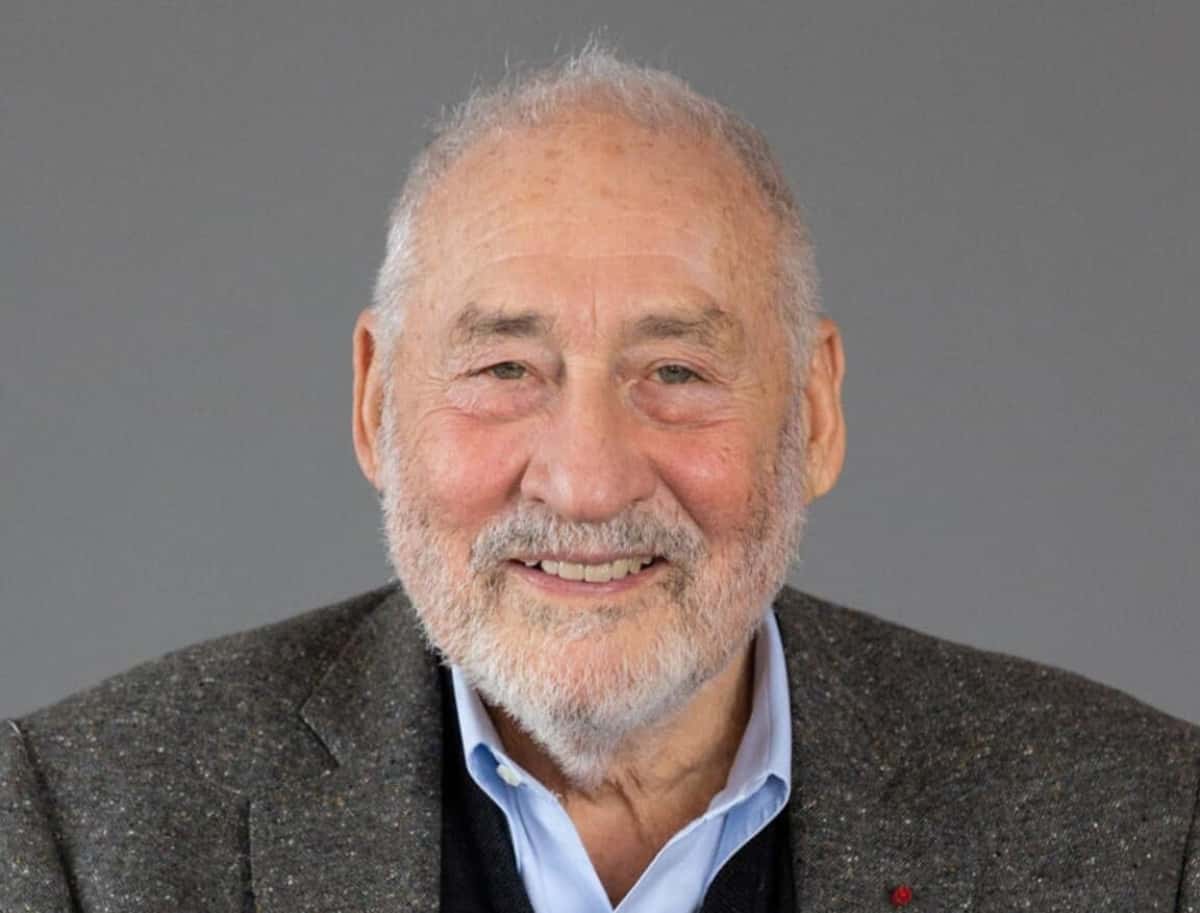 Joseph-Stiglitz_ofcl_headshot_0.jpg
