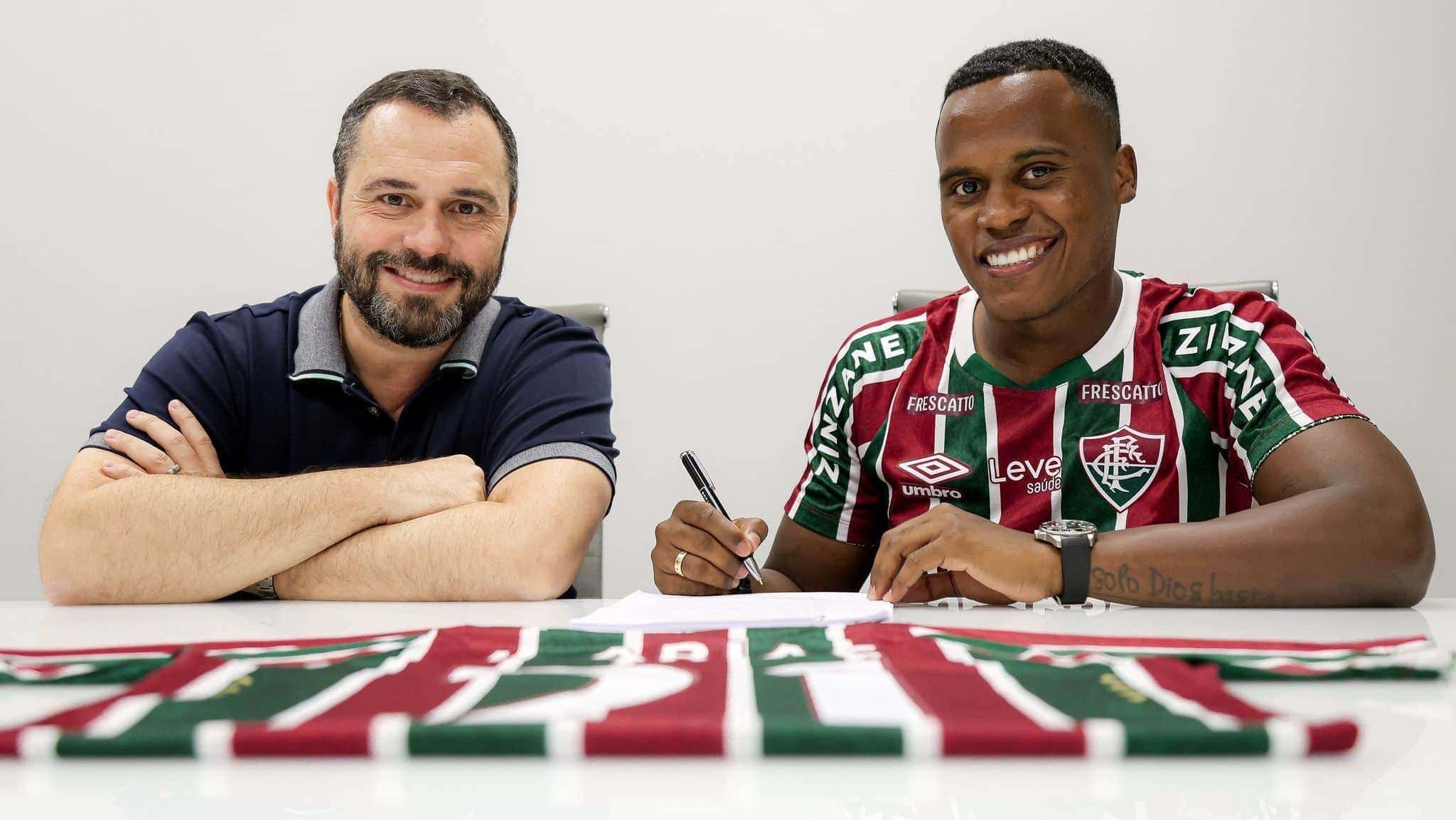 arias_renova_contrato-e1738429294566