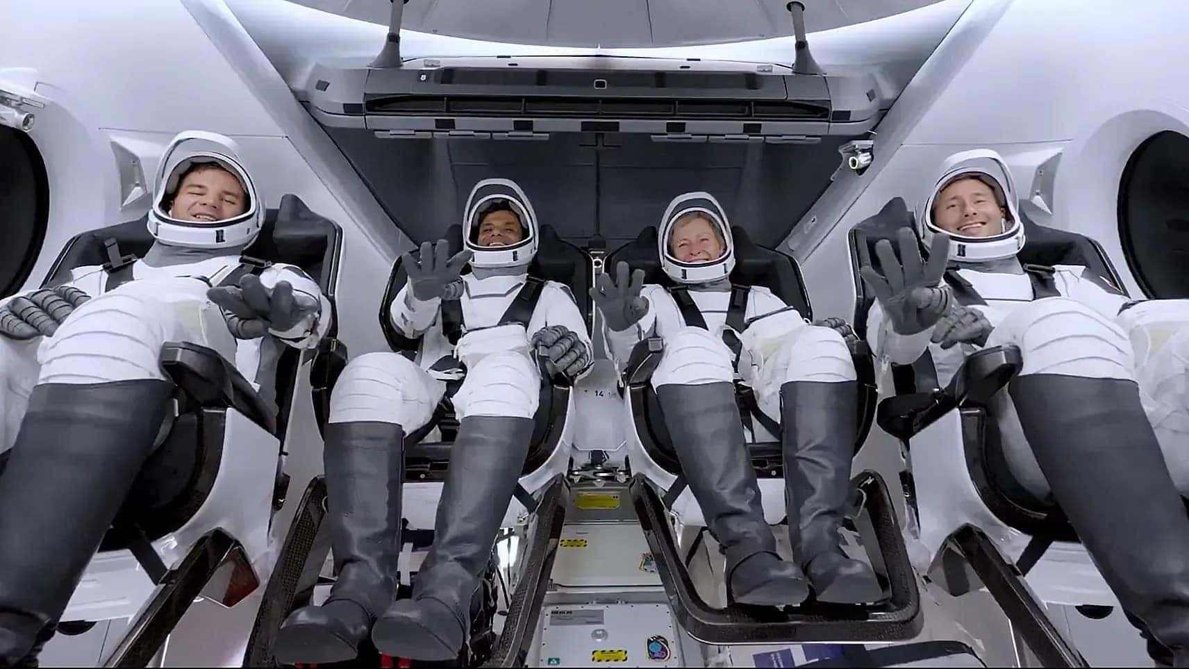 ax4-crew-in-dragon