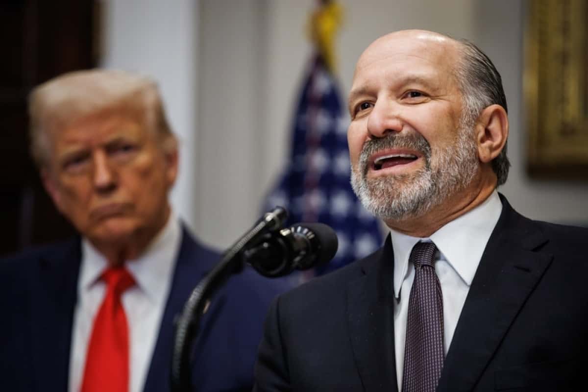 Washington (United States), 03/03/2025.- Commerce Secretary Howard Lutnick speaks after US President Donald Trump announced a $100 billion U.S. investment by Taiwan Semiconductor Manufacturing Company (TSMC) in the Roosevelt Room of the White House, in Washington, DC, USA, on 03 March 2025 TSMC is the leading manufacturer of high end semiconductor chips in the world. EFE/EPA/Samuel Corum / POOL