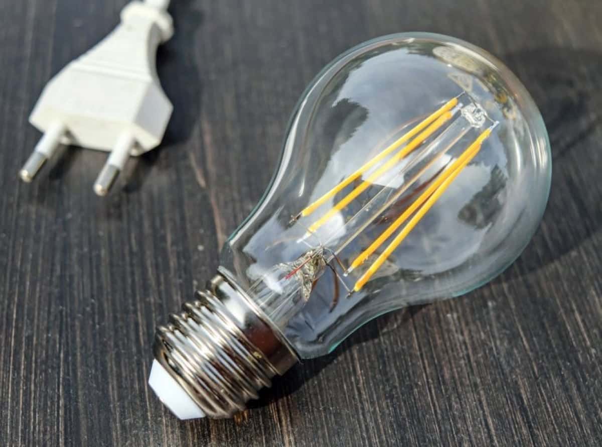 energia-eletrica-lampada-1