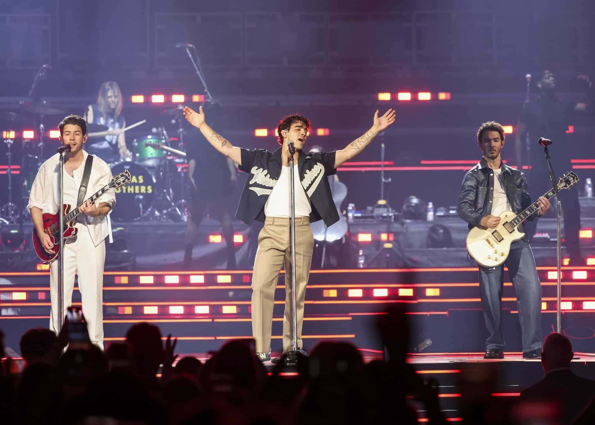 jonas-brothers-show-2