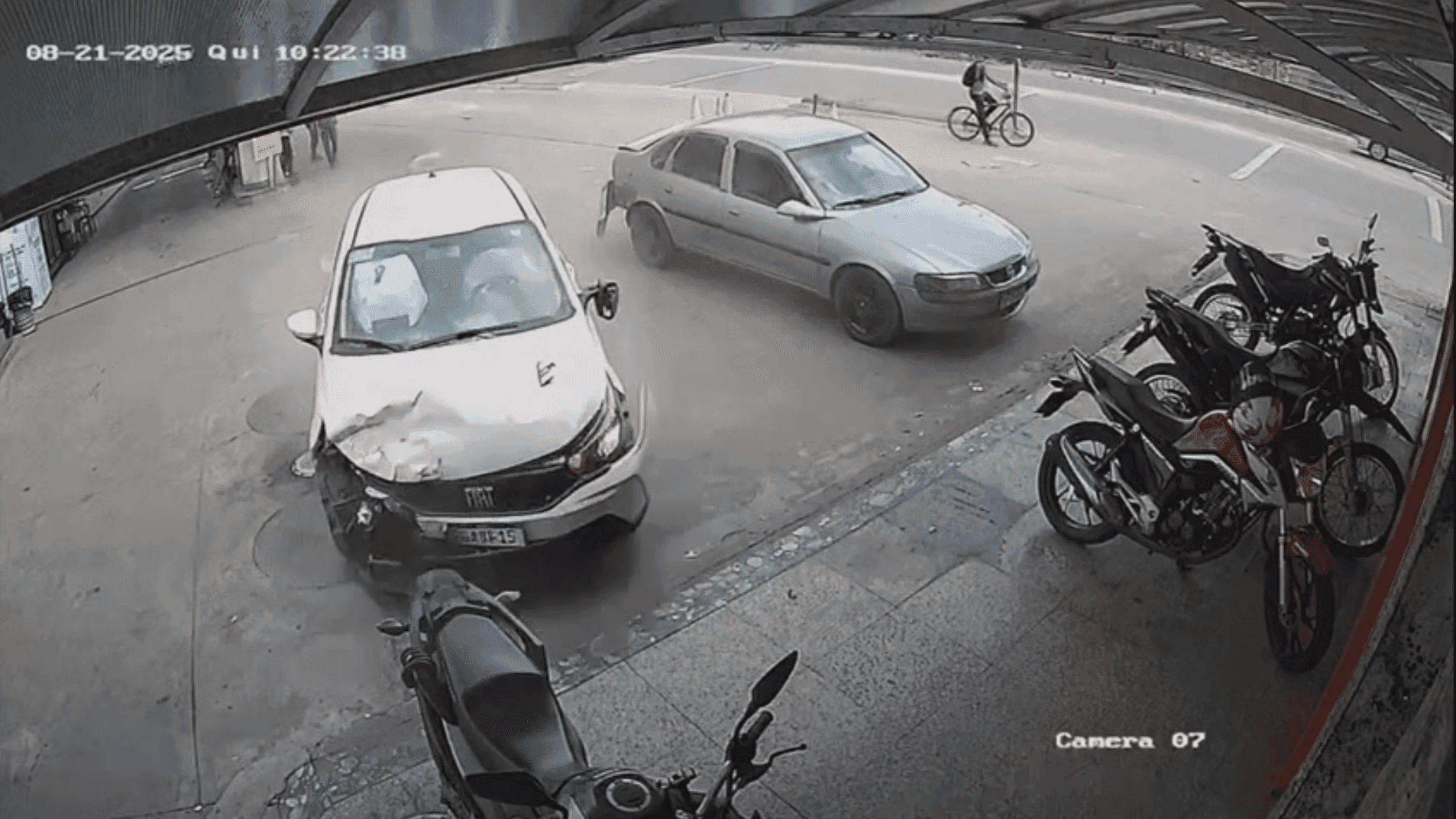CARRO-DESGOVERNADO-MG