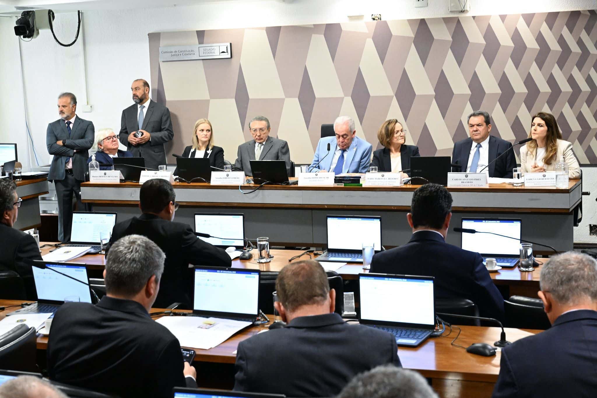 CCJ-SENADO-13-08-25