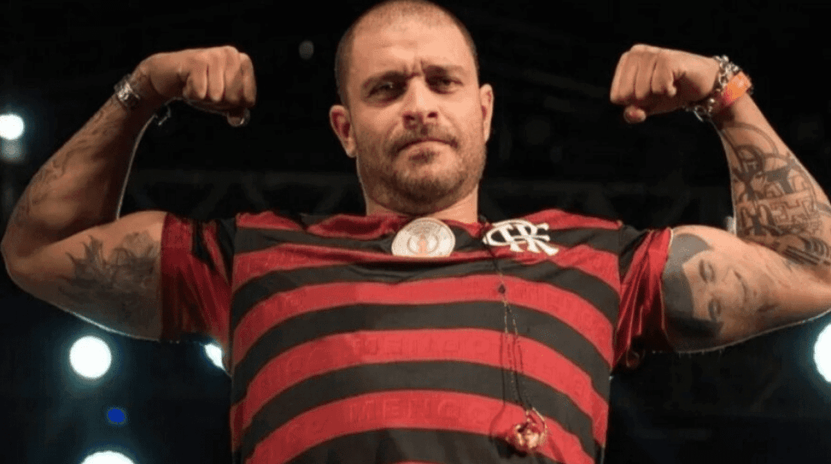 Diogo-Nogueira-e-torcedor-do-Flamengo