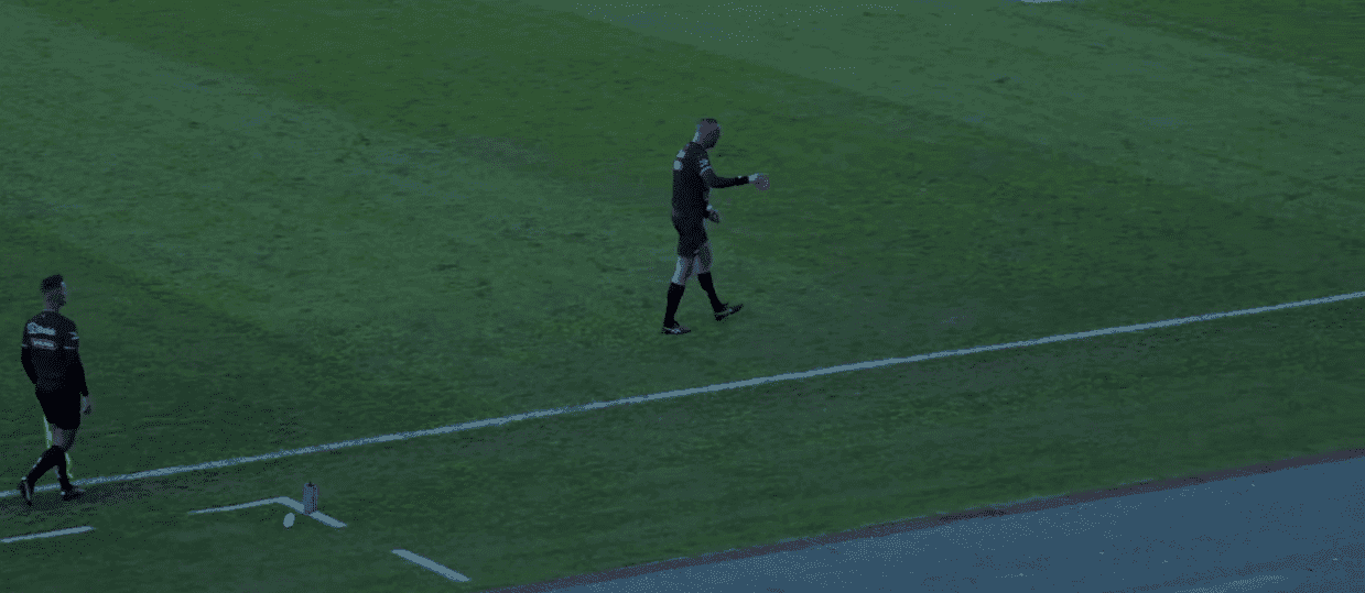 arbitro-expulsa-jogador-urinando