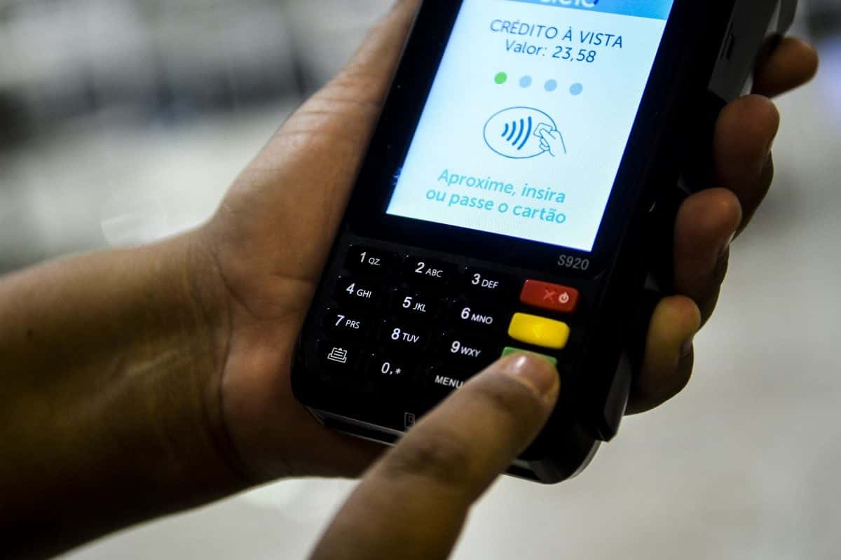 economia_maquina_de_cartao_2907221122