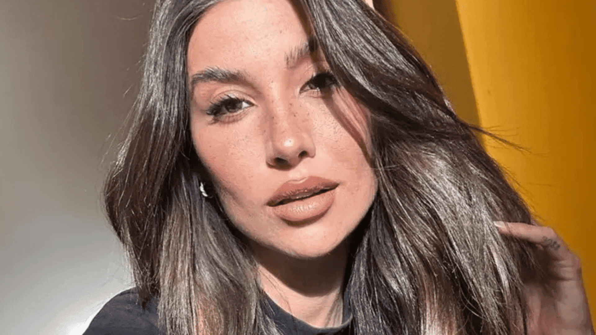bianca-andrade-posta-foto-com-ator