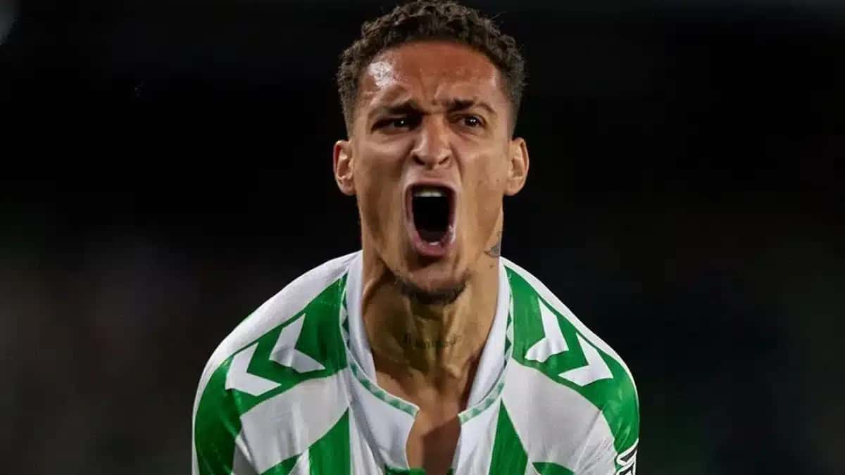 Antony-jogador-do-Betis-e1758138796210