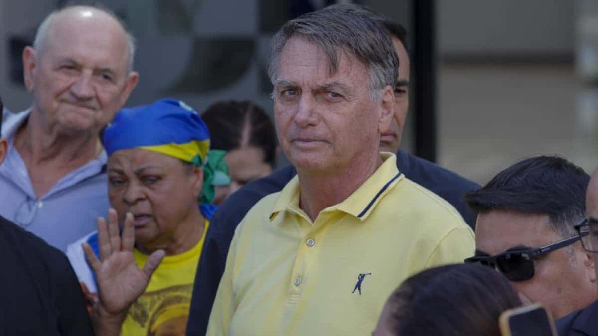 Bolsonaro-e-apoiadores-no-DF-Star-848×477-1