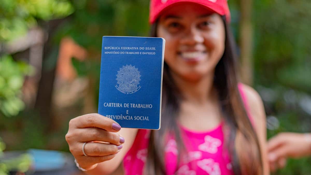 carteira-de-trabalho-pessoas-fdr-2