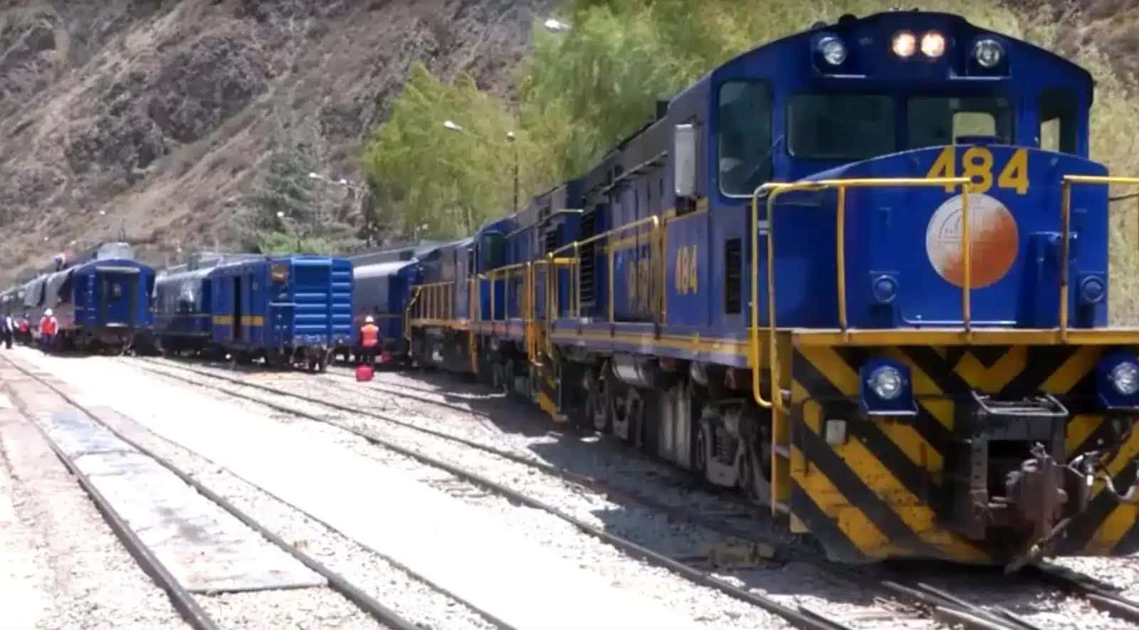 Colisao-de-trens-no-Peru