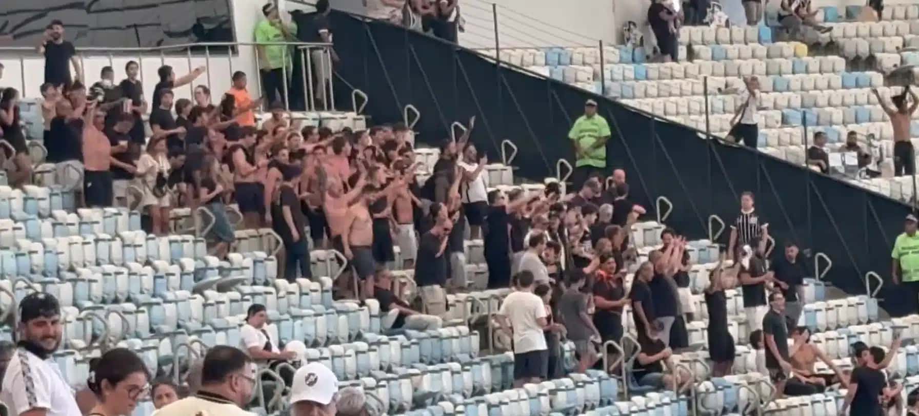 Torcedores-do-Corinthians-no-Maracana