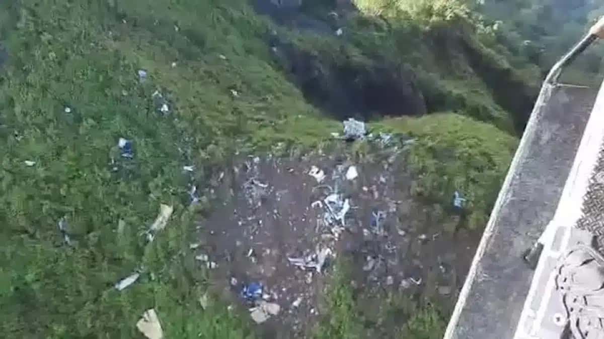 acidente-aviao-indonesia-destrocos