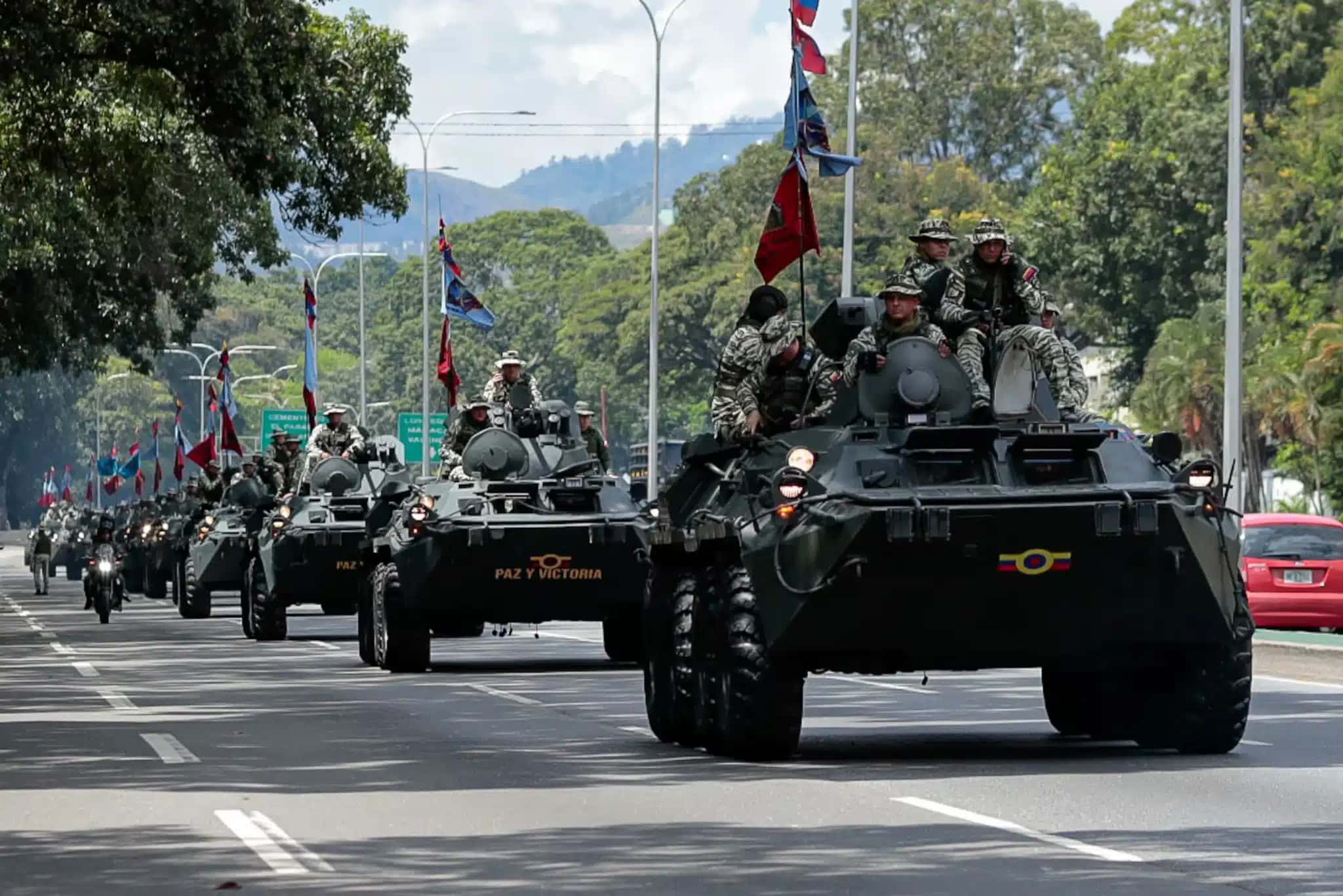 tanques-russos-desfilam-na-venezuela