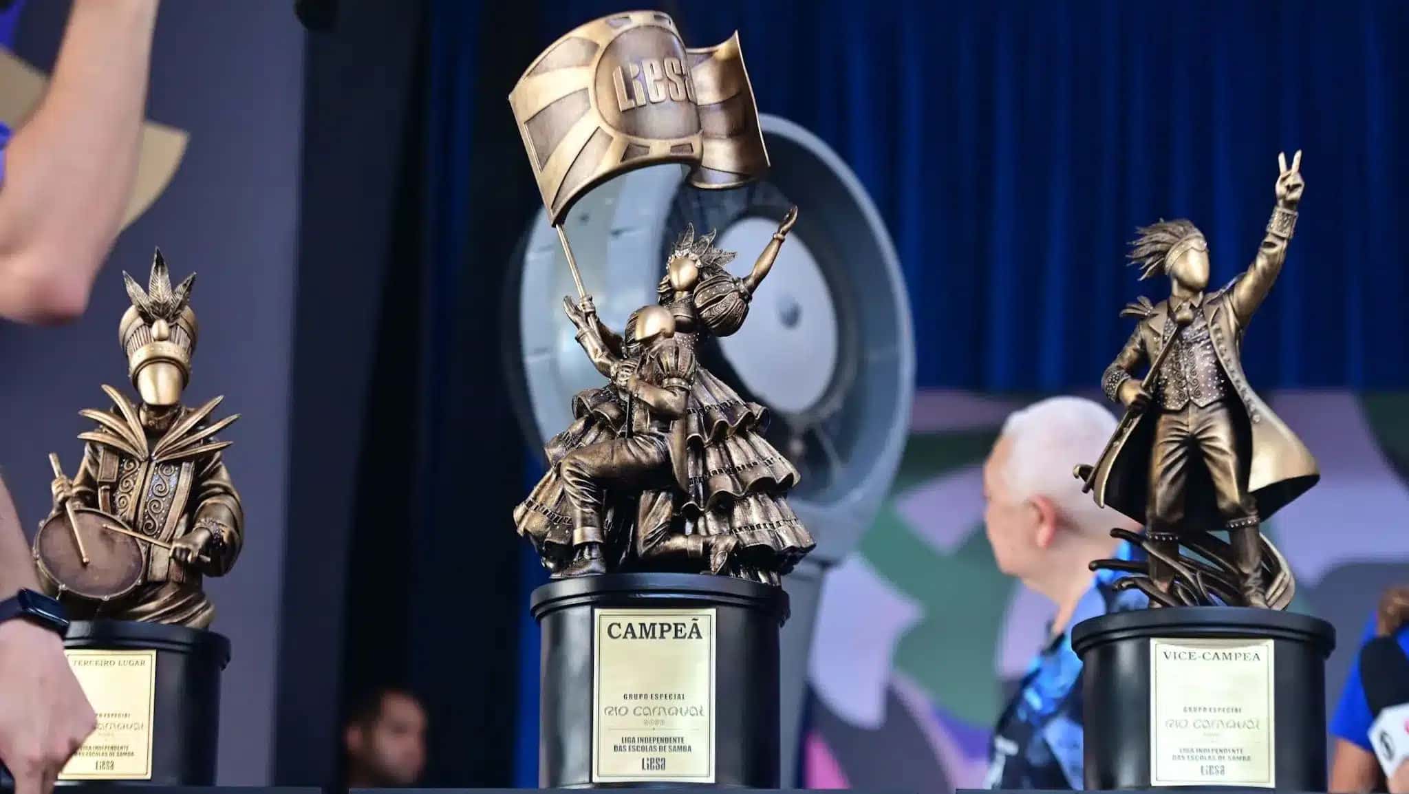 trofeus-rj-carnaval-e1771441250602