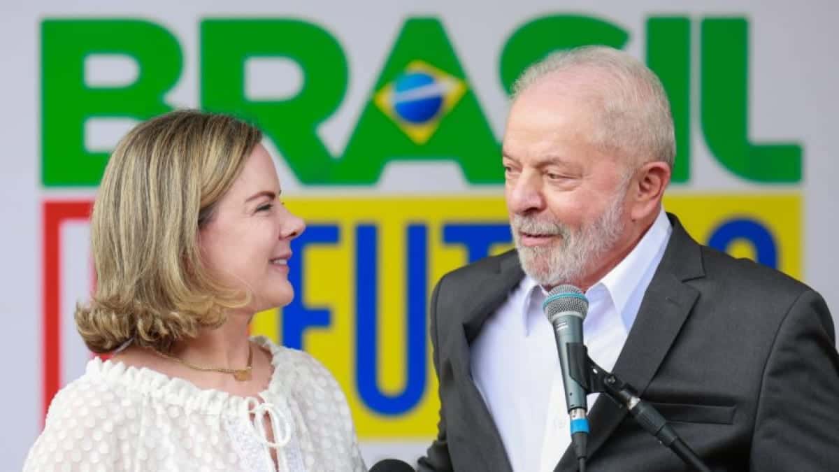 Gleisi-e-Lula-848×477-1