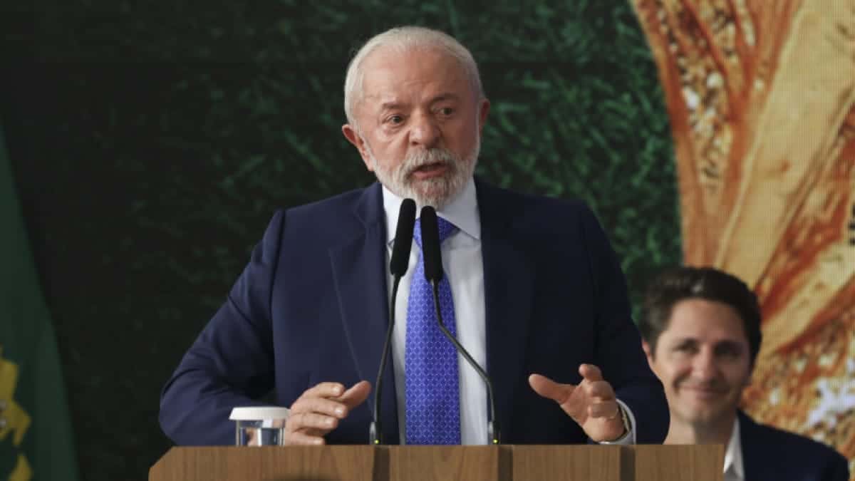 Lula-CopaDoMundo-Taca-FIFA-Cafu-70-848×477-2