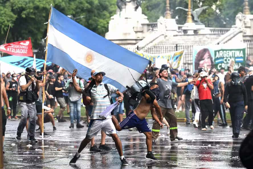 Protestos-Argentina-Foto-Luis-ROBAYO-AFP