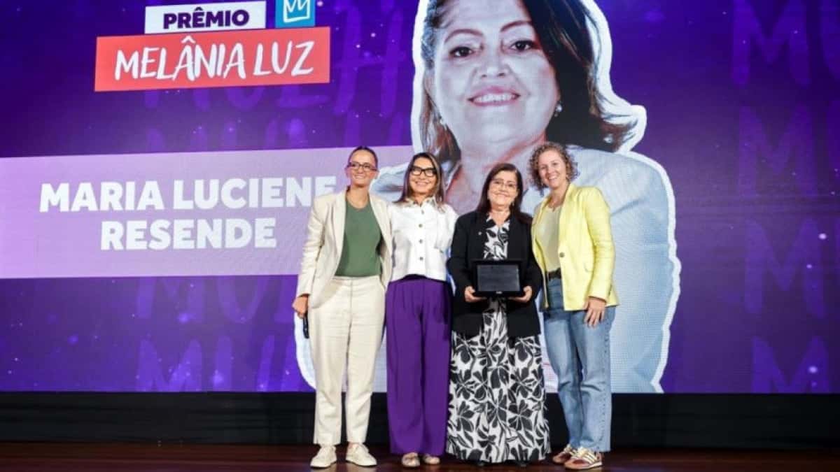 janja-entrega-premio-848×477-1