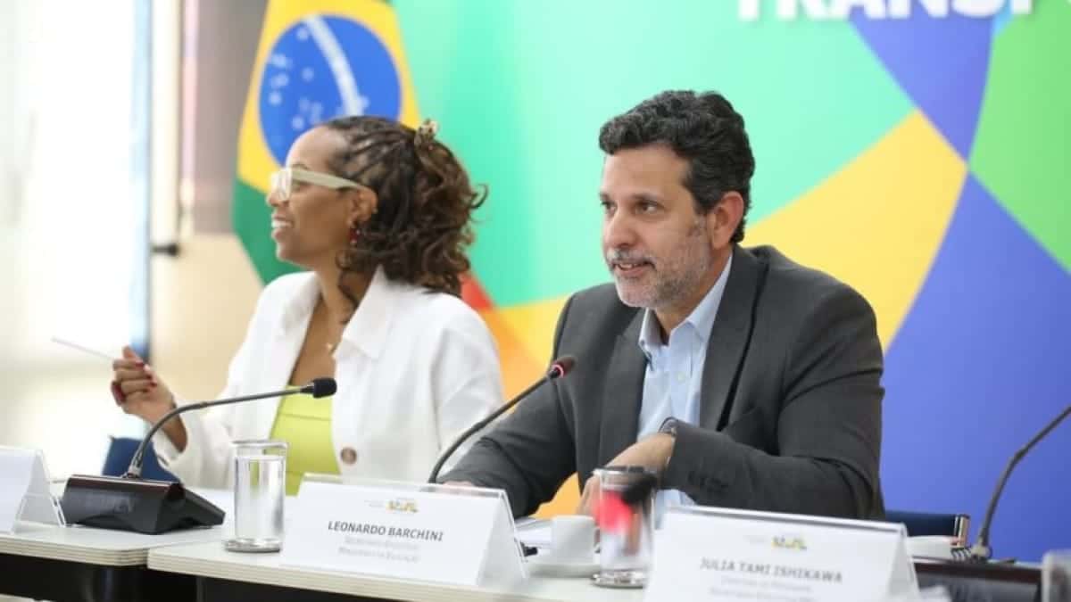 novo-ministro-educacao-30-mar-2026-848×477-1