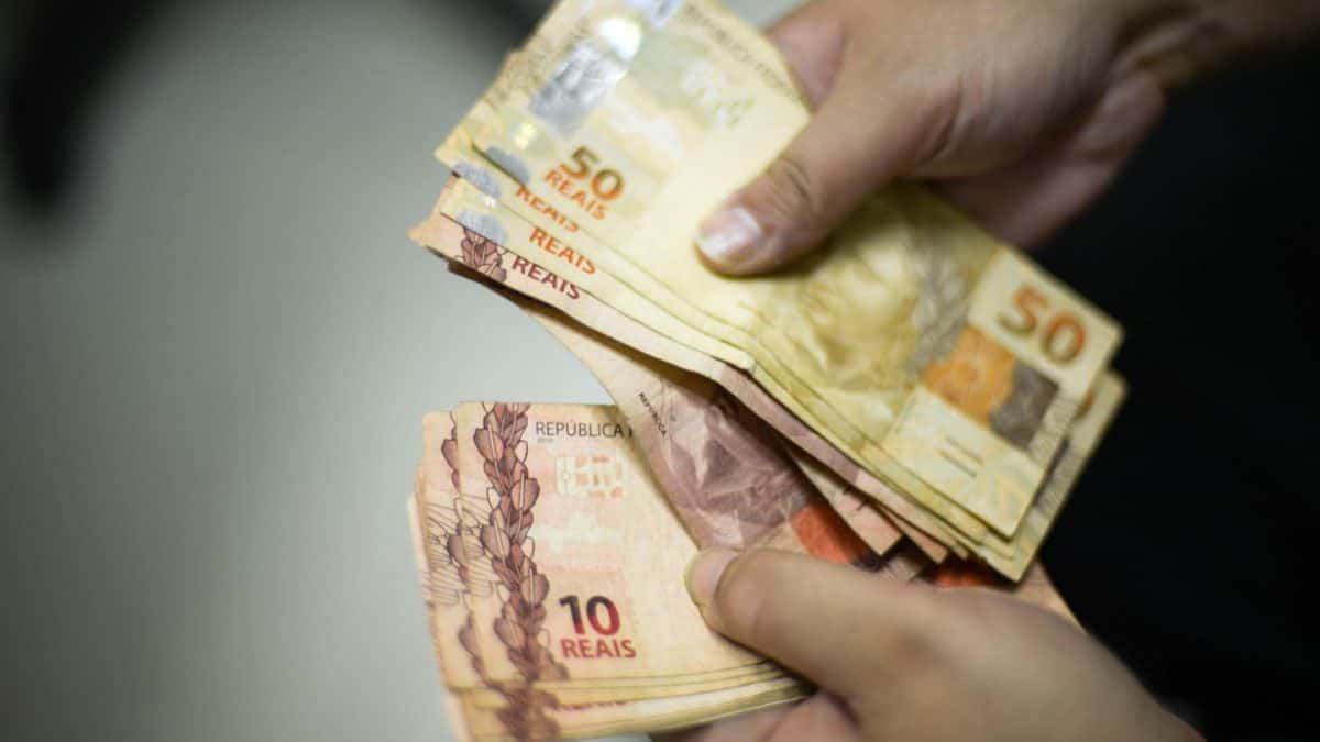 7debac34_2-reajuste-salarial