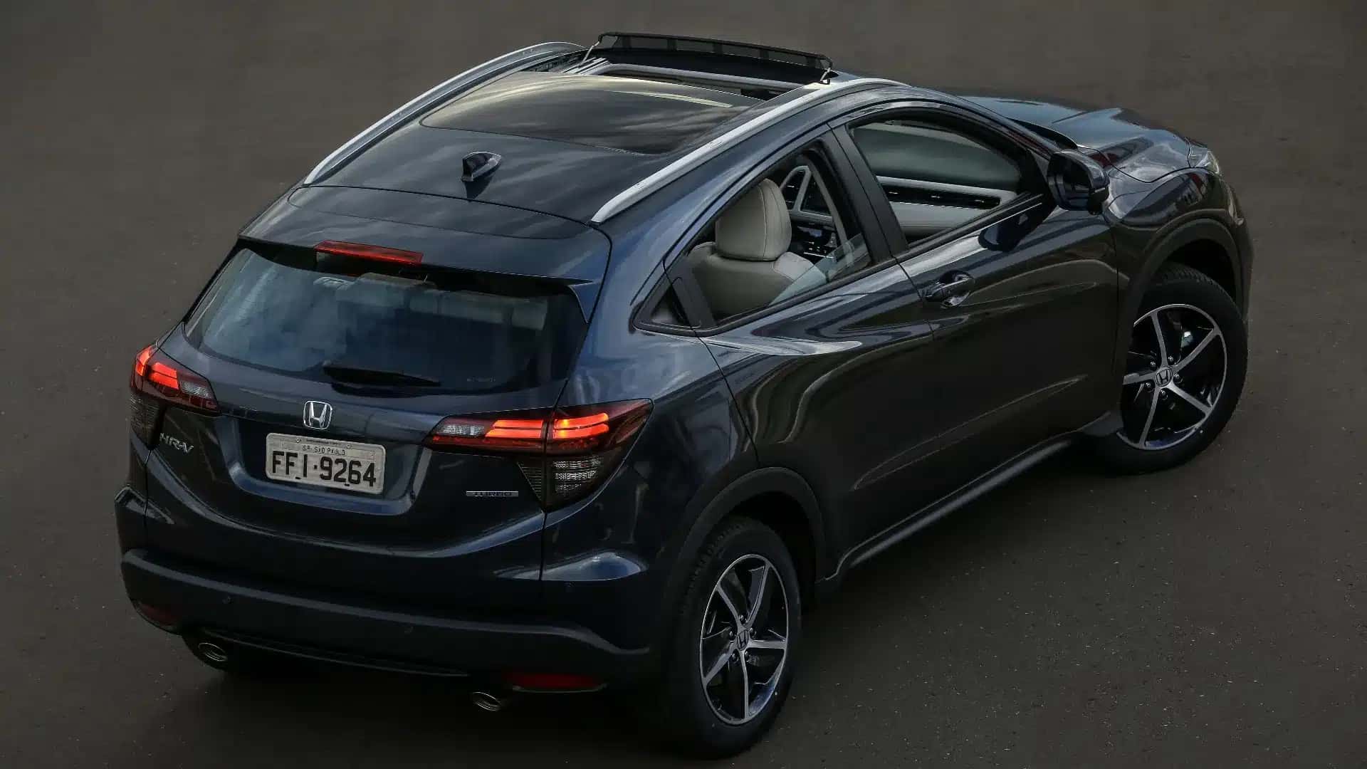 honda-hr-v-touring-2020-21