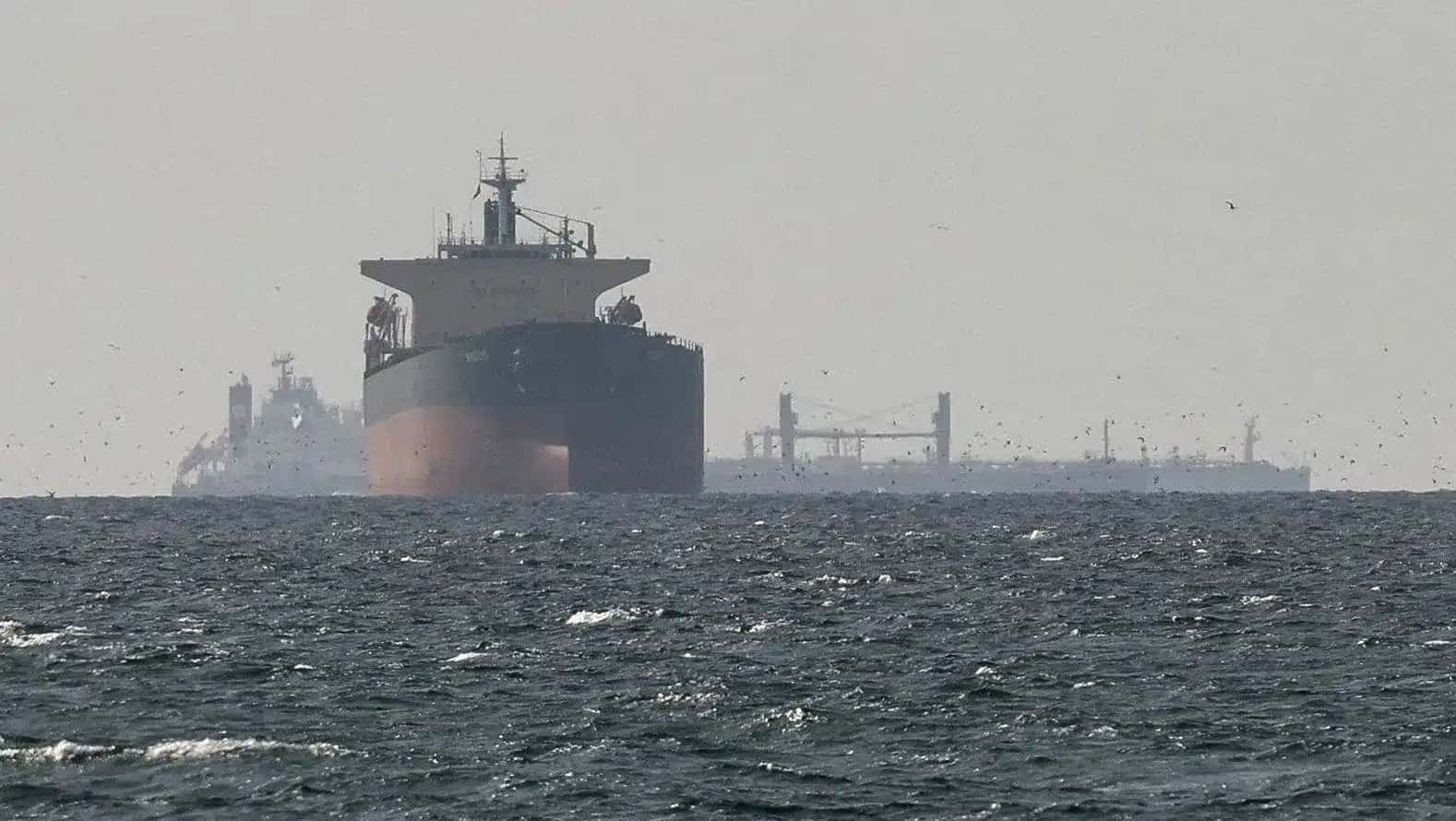 navio-golfo-estreito-ormuz-e1773689305405-2