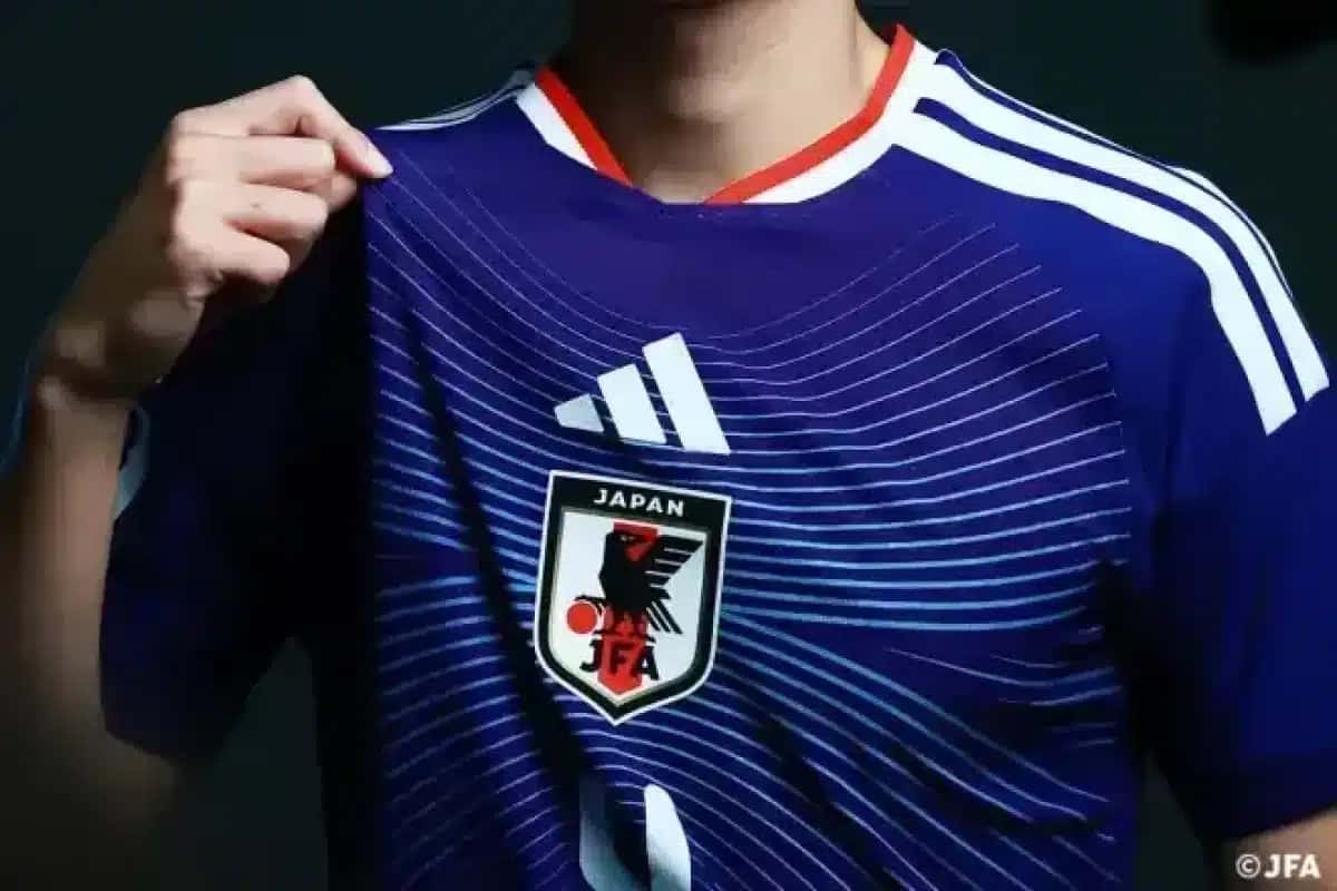 japao-camisa-azul