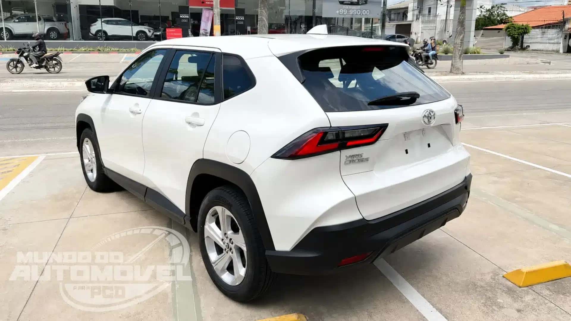 toyota-yaris-cross-xr-02