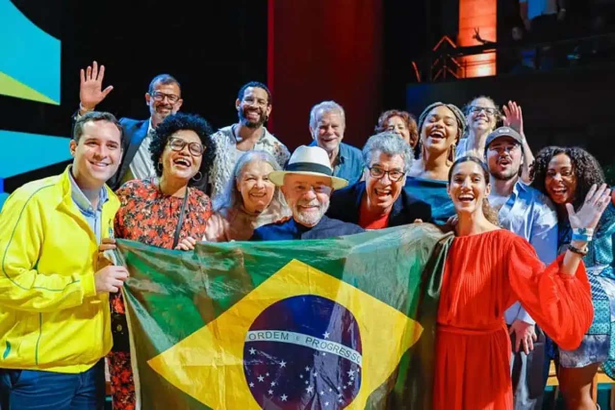 Lula participa do lançamento da plataforma ‘Tela Brasil’ ao lado de artistas e autoridades