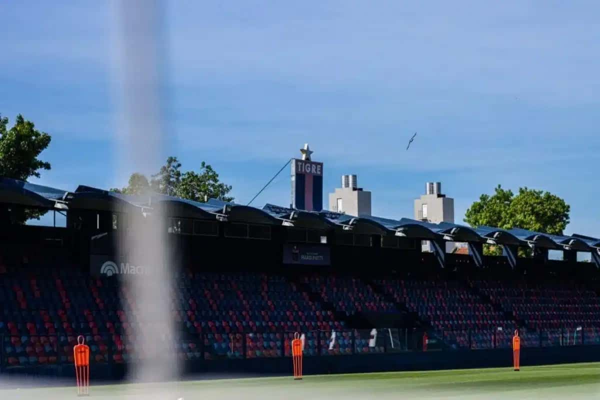 Estádio José Dellagiovanna, do Tigre, conhecido como Coliseo de Victoria