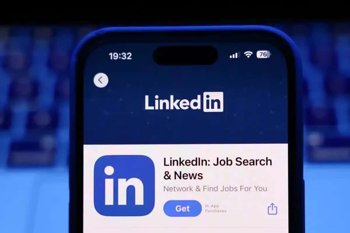 O uso da IA no LinkedIn indica uma mudança na gestão de carreira.