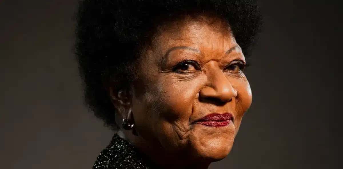 Alaíde Costa é uma das vozes fundamentais da Bossa Nova e teve sua trajetória retratada no filme A Noite de Alaíde