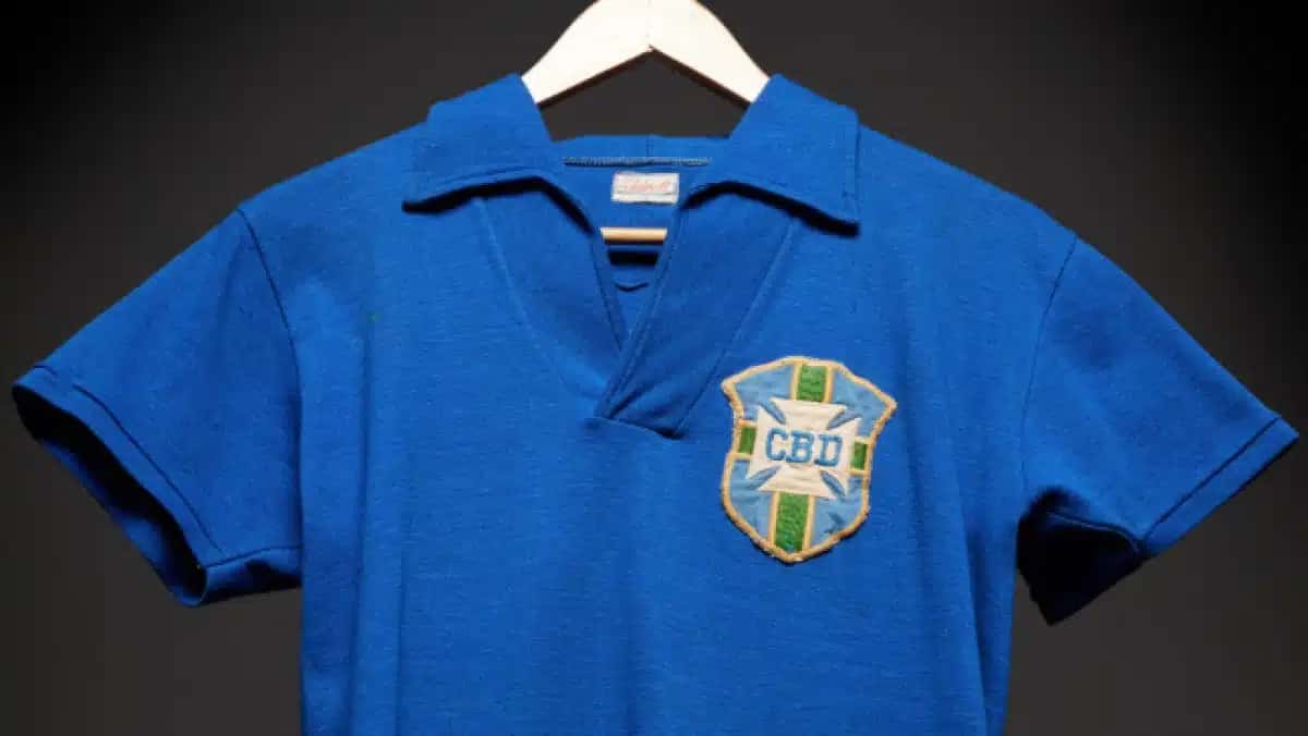 Camisa do Pelé da Copa do Mundo de 1958 leiloada por quase R$ 25 milhões