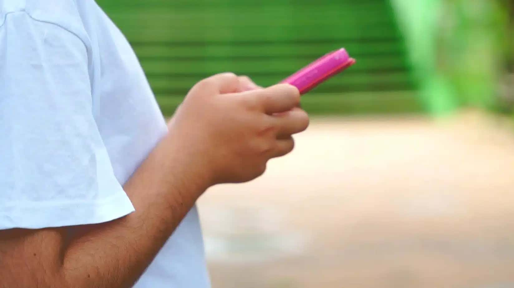 Meninas são as principais vítimas de exploração e abuso sexual infantil na web