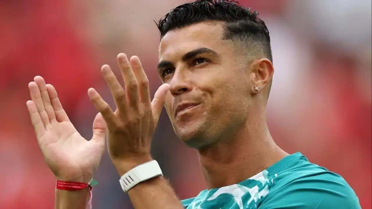 Cristiano Ronaldo, de Portugal, em aquecimento antes da partida contra a Croácia, válida pelo mata-mata da Copa do Mundo
