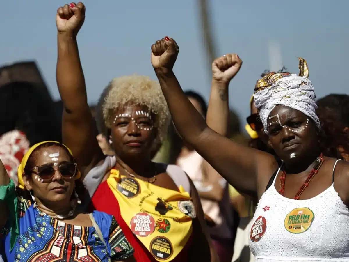 Mulheres negras protestam contra o racismo, por justiça e bem viver na 11º Marcha Marcha das Mulheres Negras, em Copacabana