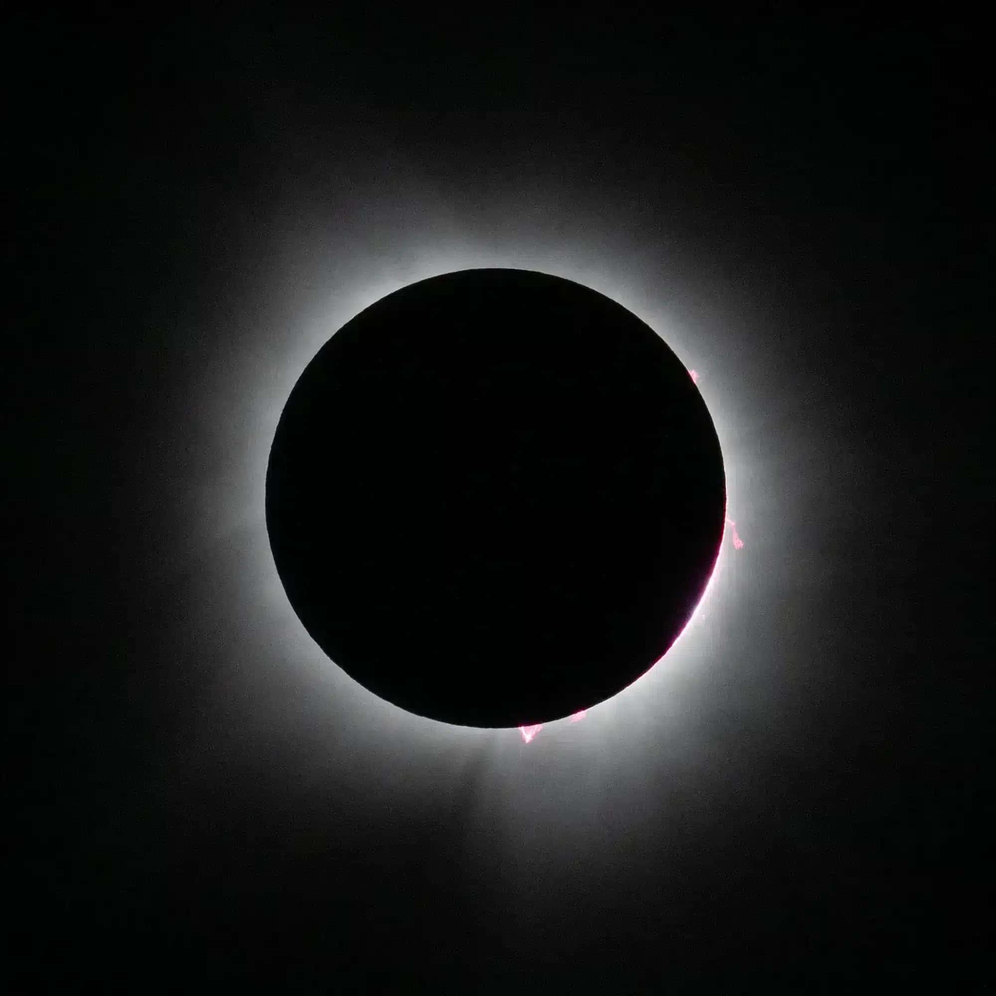 Eclipse solar acontece no dia 12 de agosto