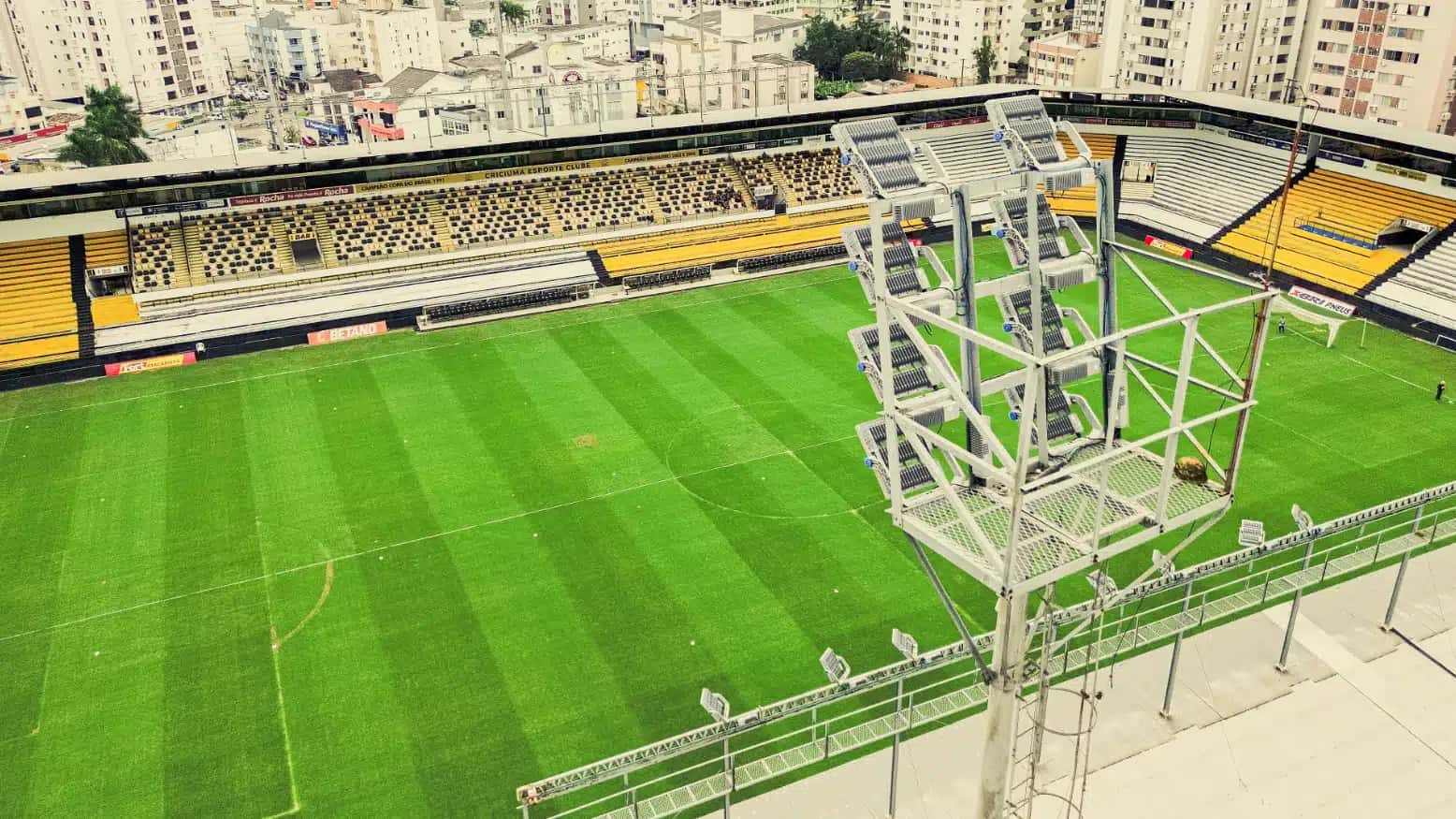 Heriberto Hülse, estádio do Criciúma