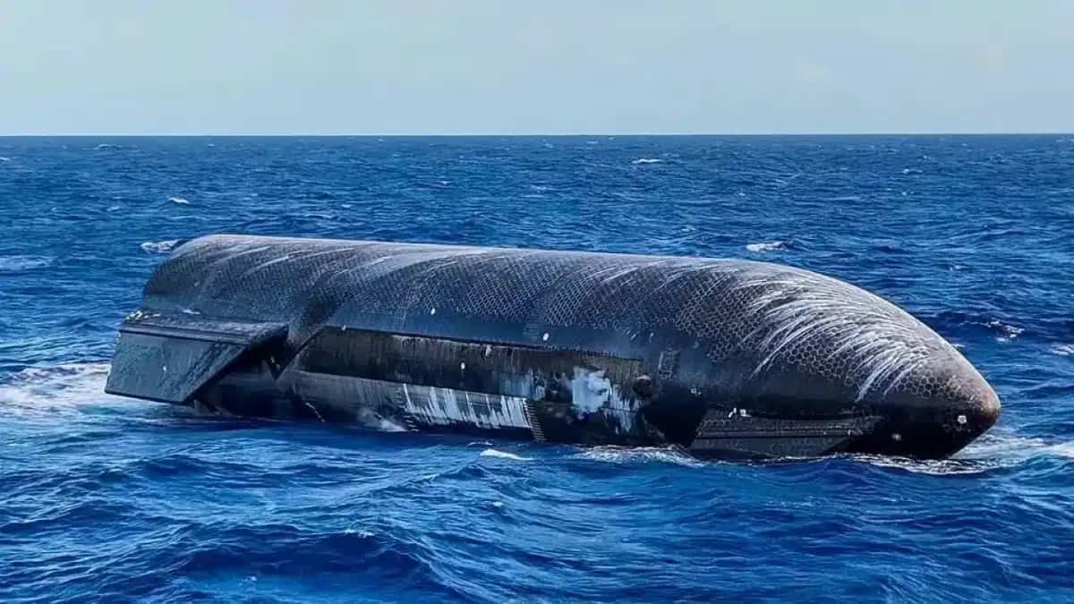 A SpaceX divulgou uma nova imagem da Starship V3 flutuando no Oceano Índico cinco dias após o 13º voo de teste do veículo