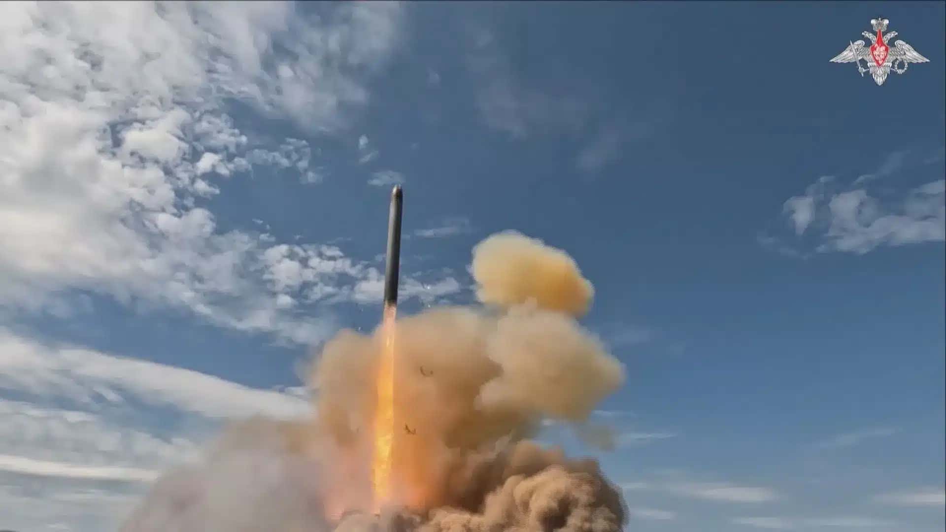 A Rússia afirma ter testado com sucesso seu novo míssil nuclear estratégico Sarmat